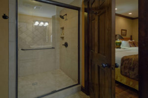 Roosevelt-Lodge-br3shower-1